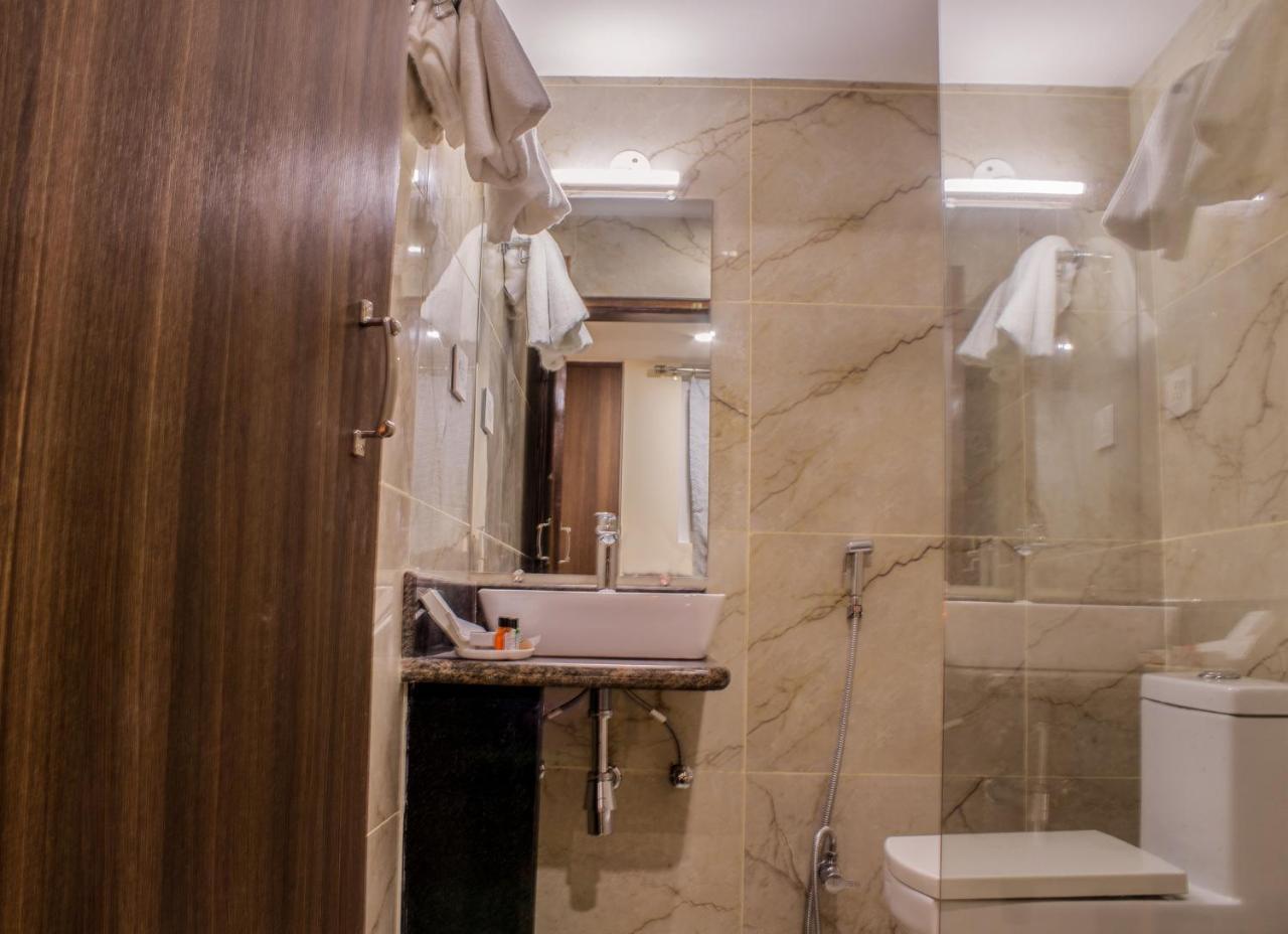 Lav Kush International Hotel Варанаси Екстериор снимка