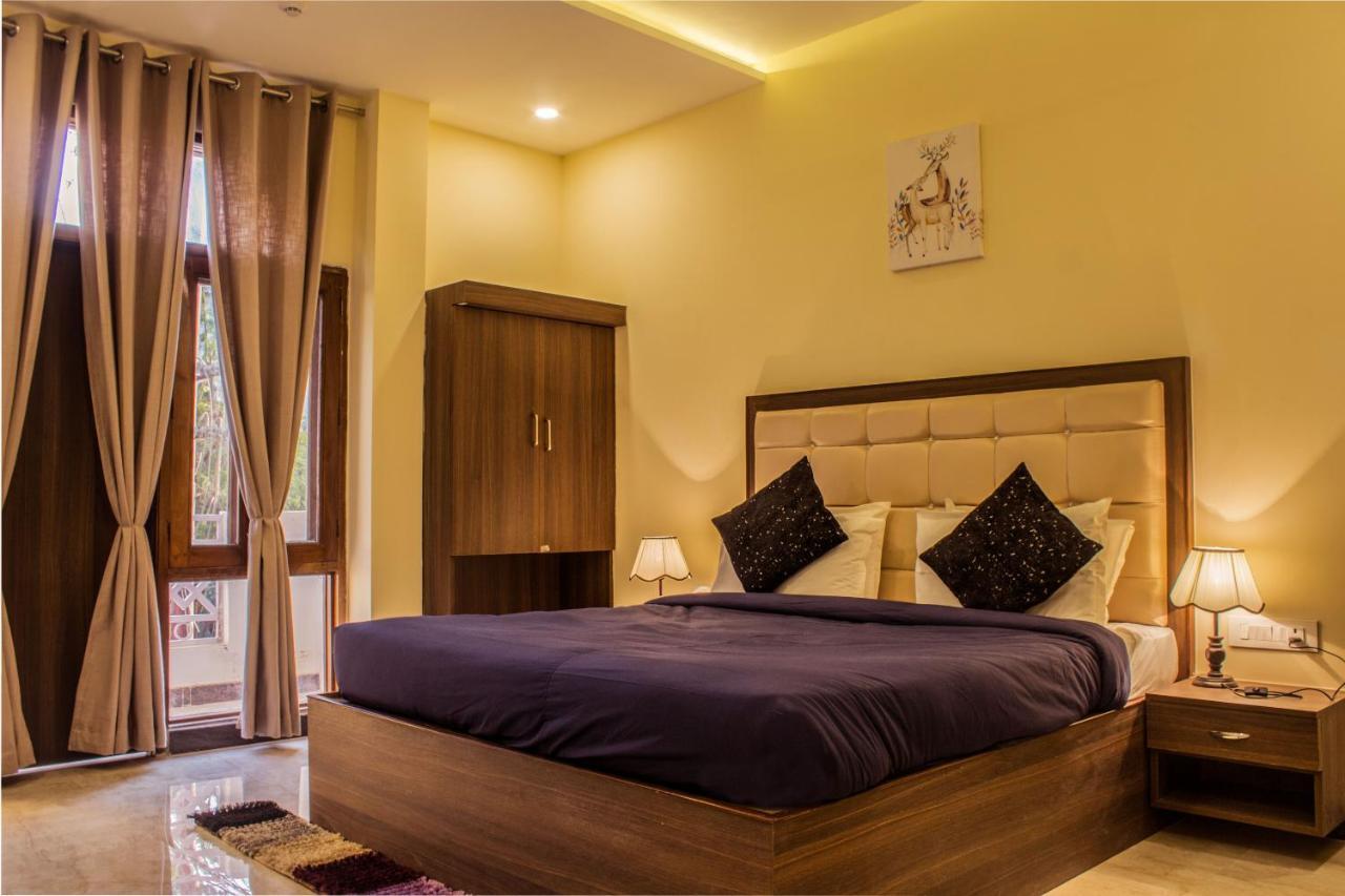 Lav Kush International Hotel Варанаси Екстериор снимка
