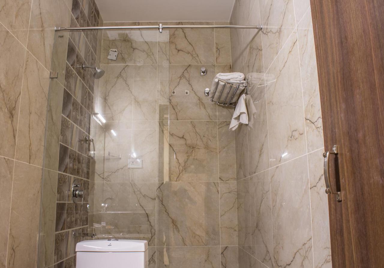 Lav Kush International Hotel Варанаси Екстериор снимка